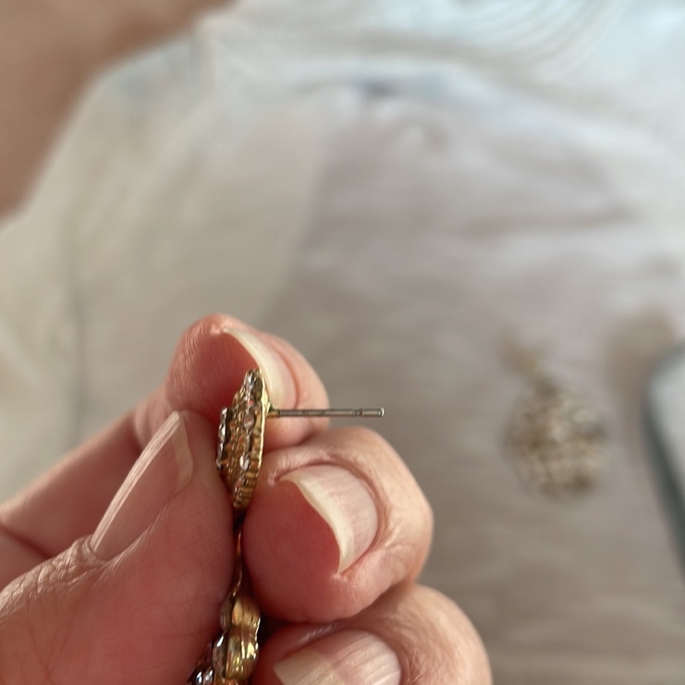 Dressy Earrings. Gold & Rhinestones - Picture 3 of 4